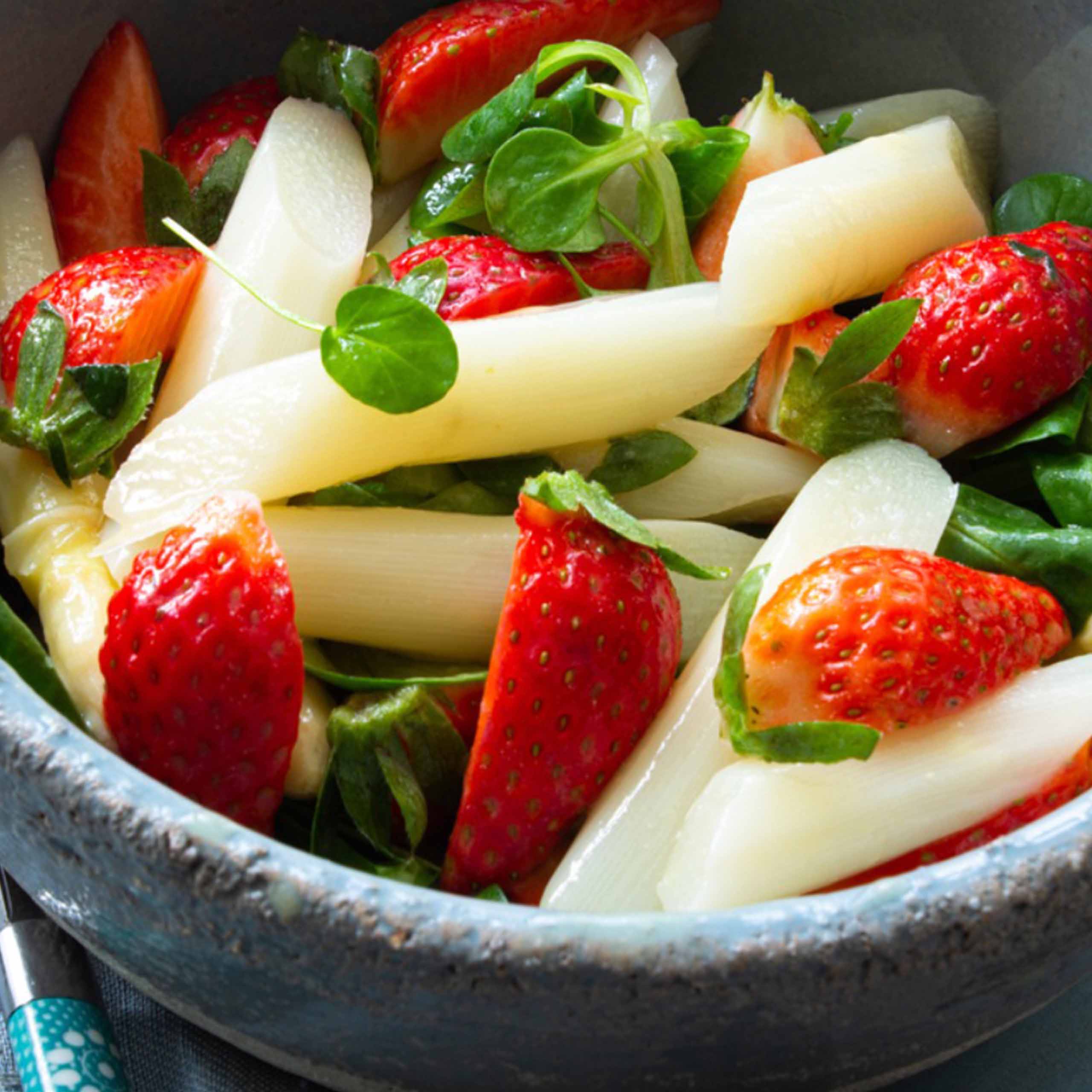 Spargelsalat mit Erdbeeren – Peraco